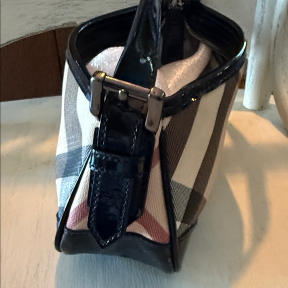 Burberry Black and Tan Shoulder Bag - Picture 8 of 13